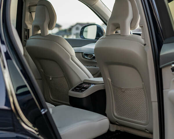 Вольво ХС90 2016 в Ровно на Automoto.ua Синий Вольво ХС90, объемом двигателя 1.97 л и пробегом 210 тыс. км за 23999 $, фото 28 на Automoto.ua