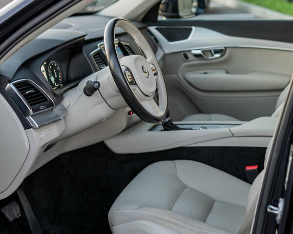 Вольво ХС90 2016 в Ровно на Automoto.ua Синий Вольво ХС90, объемом двигателя 1.97 л и пробегом 210 тыс. км за 23999 $, фото 16 на Automoto.ua