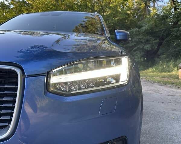 Синій Вольво ХС90, об'ємом двигуна 1.97 л та пробігом 243 тис. км за 30000 $, фото 2 на Automoto.ua