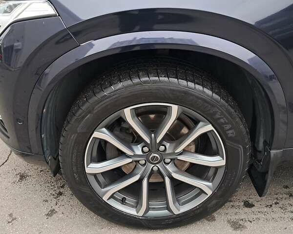 Синий Вольво ХС90, объемом двигателя 1.97 л и пробегом 95 тыс. км за 34900 $, фото 3 на Automoto.ua