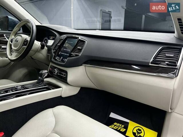 Вольво ХС90 2018 в Черновцах на Automoto.ua Синий Вольво ХС90, объемом двигателя 1.97 л и пробегом 139 тыс. км за 32000 $, фото 7 на Automoto.ua