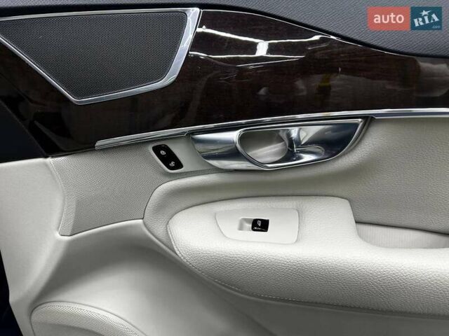 Вольво ХС90 2018 в Черновцах на Automoto.ua Синий Вольво ХС90, объемом двигателя 1.97 л и пробегом 139 тыс. км за 32000 $, фото 8 на Automoto.ua