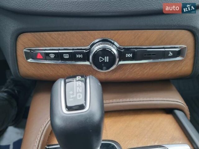 Синій Вольво ХС90, об'ємом двигуна 1.97 л та пробігом 99 тис. км за 33400 $, фото 41 на Automoto.ua