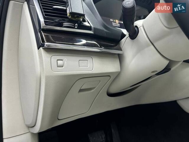 Вольво ХС90 2018 в Черновцах на Automoto.ua Синий Вольво ХС90, объемом двигателя 1.97 л и пробегом 139 тыс. км за 32000 $, фото 28 на Automoto.ua