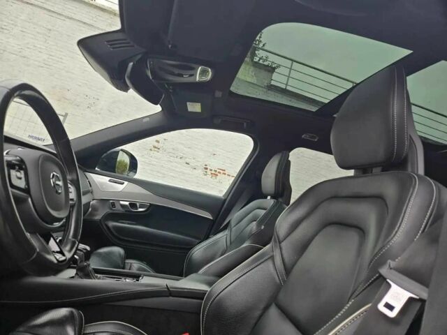 Вольво ХС90 2019 в Киеве на Automoto.ua Синий Вольво ХС90, объемом двигателя 2 л и пробегом 126 тыс. км за 23400 $, фото 11 на Automoto.ua