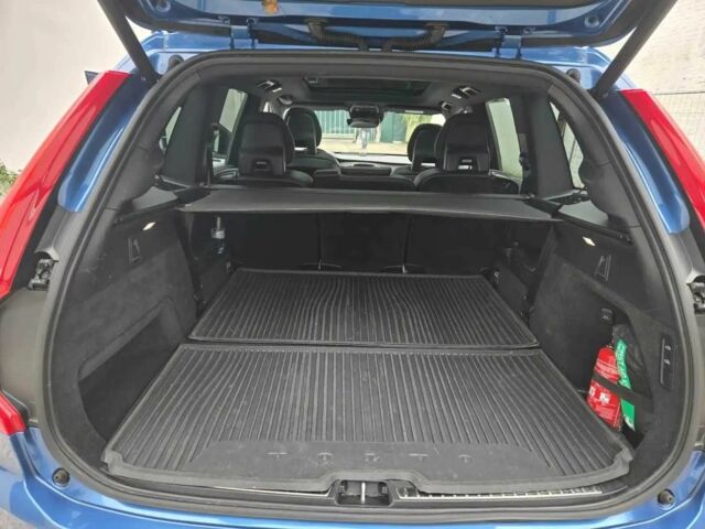 Вольво ХС90 2019 в Киеве на Automoto.ua Синий Вольво ХС90, объемом двигателя 2 л и пробегом 126 тыс. км за 23400 $, фото 14 на Automoto.ua