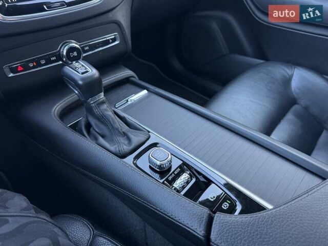 Синий Вольво ХС90, объемом двигателя 1.97 л и пробегом 91 тыс. км за 34900 $, фото 46 на Automoto.ua