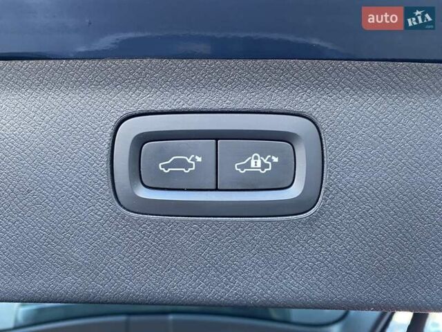 Синій Вольво ХС90, об'ємом двигуна 1.97 л та пробігом 116 тис. км за 32870 $, фото 11 на Automoto.ua