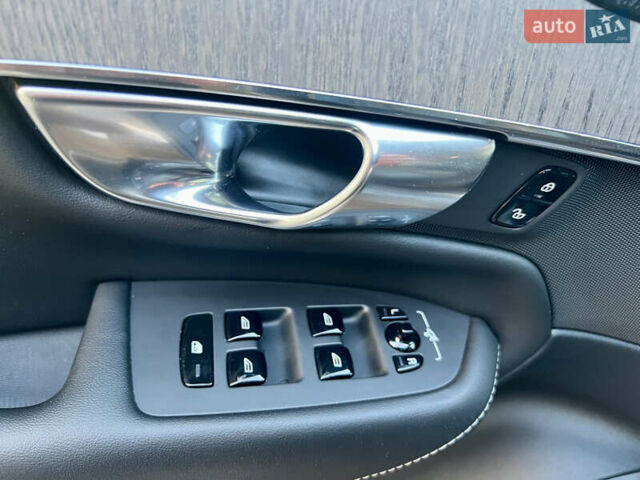 Синий Вольво ХС90, объемом двигателя 2 л и пробегом 69 тыс. км за 46900 $, фото 22 на Automoto.ua