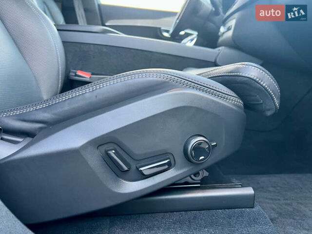 Синий Вольво ХС90, объемом двигателя 2 л и пробегом 69 тыс. км за 46900 $, фото 43 на Automoto.ua