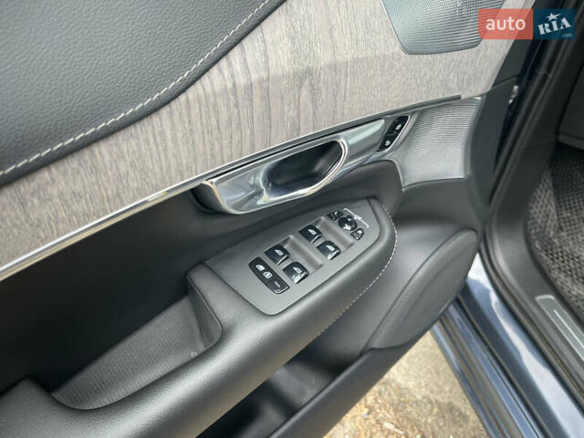 Вольво ХС90 2021 в Киеве на Automoto.ua Синий Вольво ХС90, объемом двигателя 1.97 л и пробегом 57 тыс. км за 52000 $, фото 14 на Automoto.ua