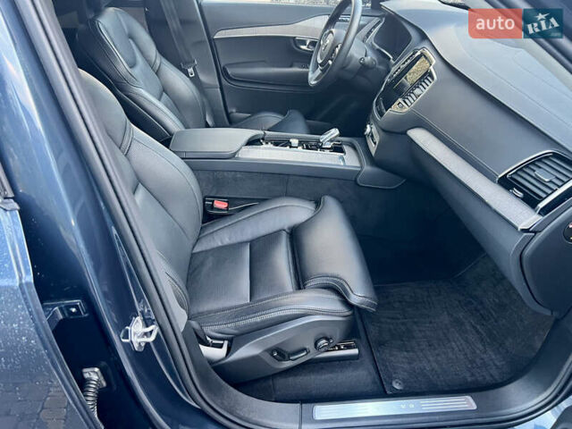 Синий Вольво ХС90, объемом двигателя 2 л и пробегом 69 тыс. км за 46900 $, фото 45 на Automoto.ua