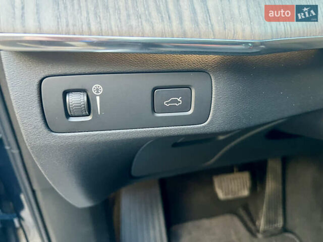 Синий Вольво ХС90, объемом двигателя 2 л и пробегом 69 тыс. км за 46900 $, фото 24 на Automoto.ua