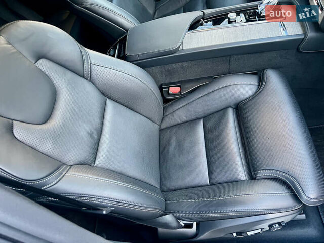 Синий Вольво ХС90, объемом двигателя 2 л и пробегом 69 тыс. км за 46900 $, фото 42 на Automoto.ua