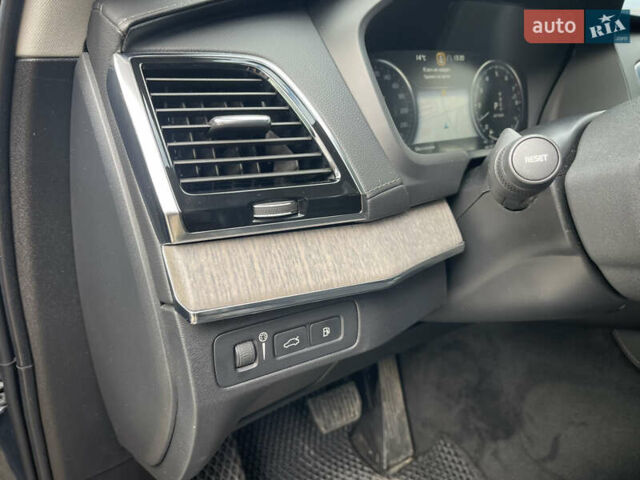 Вольво ХС90 2021 в Киеве на Automoto.ua Синий Вольво ХС90, объемом двигателя 1.97 л и пробегом 57 тыс. км за 52000 $, фото 18 на Automoto.ua