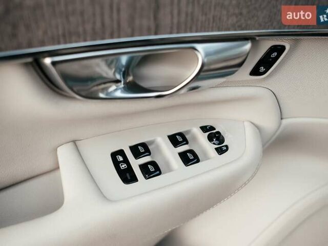 Синій Вольво ХС90, об'ємом двигуна 1.97 л та пробігом 27 тис. км за 62000 $, фото 136 на Automoto.ua