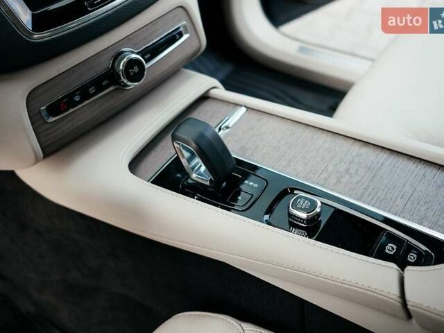 Синій Вольво ХС90, об'ємом двигуна 1.97 л та пробігом 27 тис. км за 62000 $, фото 56 на Automoto.ua