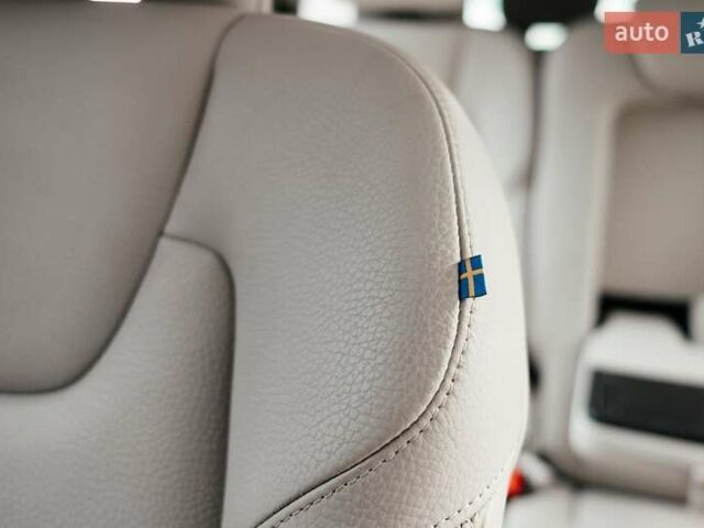 Синій Вольво ХС90, об'ємом двигуна 1.97 л та пробігом 27 тис. км за 62000 $, фото 80 на Automoto.ua