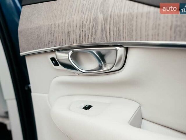 Синій Вольво ХС90, об'ємом двигуна 1.97 л та пробігом 27 тис. км за 62000 $, фото 242 на Automoto.ua