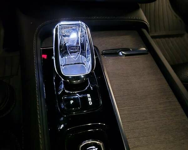 Синий Вольво ХС90, объемом двигателя 1.97 л и пробегом 19 тыс. км за 62000 $, фото 38 на Automoto.ua