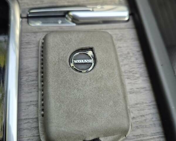 Синий Вольво ХС90, объемом двигателя 1.97 л и пробегом 19 тыс. км за 62000 $, фото 56 на Automoto.ua