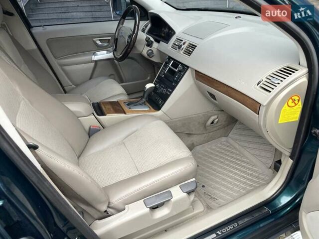 Зеленый Вольво ХС90, объемом двигателя 2.4 л и пробегом 463 тыс. км за 7950 $, фото 44 на Automoto.ua