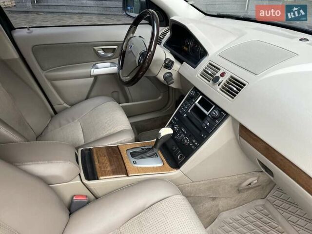 Зеленый Вольво ХС90, объемом двигателя 2.4 л и пробегом 463 тыс. км за 7950 $, фото 47 на Automoto.ua