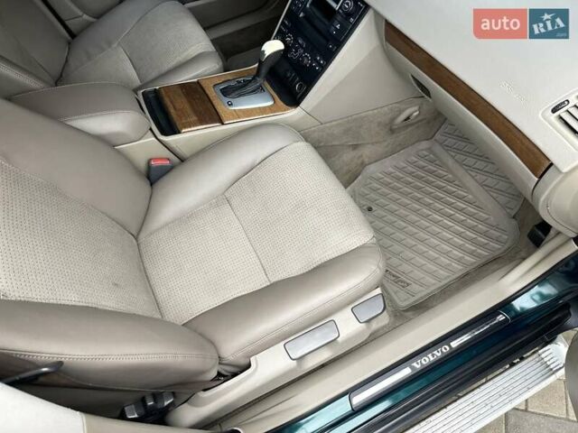 Зеленый Вольво ХС90, объемом двигателя 2.4 л и пробегом 463 тыс. км за 7950 $, фото 46 на Automoto.ua