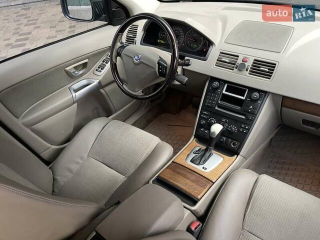 Зелений Вольво ХС90, об'ємом двигуна 2.4 л та пробігом 463 тис. км за 7900 $, фото 46 на Automoto.ua