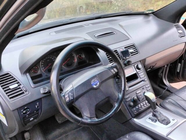 Зеленый Вольво ХС90, объемом двигателя 2.4 л и пробегом 400 тыс. км за 6200 $, фото 8 на Automoto.ua