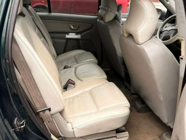 Зеленый Вольво ХС90, объемом двигателя 2.4 л и пробегом 300 тыс. км за 5700 $, фото 7 на Automoto.ua