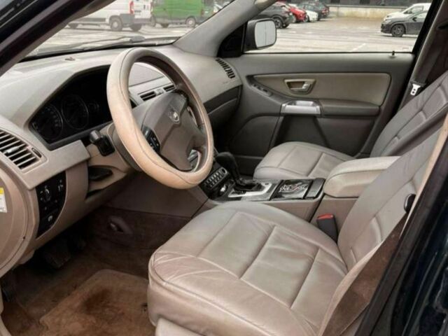 Зеленый Вольво ХС90, объемом двигателя 2.4 л и пробегом 300 тыс. км за 5700 $, фото 6 на Automoto.ua