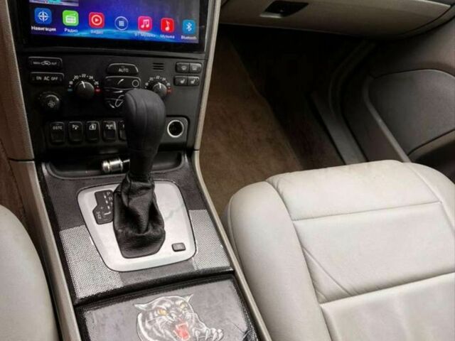 Зеленый Вольво ХС90, объемом двигателя 2.4 л и пробегом 300 тыс. км за 5700 $, фото 4 на Automoto.ua