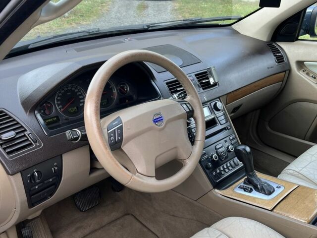 Зеленый Вольво ХС90, объемом двигателя 2.4 л и пробегом 280 тыс. км за 6990 $, фото 7 на Automoto.ua