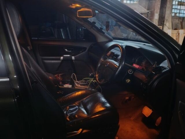 Зелений Вольво ХС90, об'ємом двигуна 2.4 л та пробігом 300 тис. км за 5500 $, фото 5 на Automoto.ua