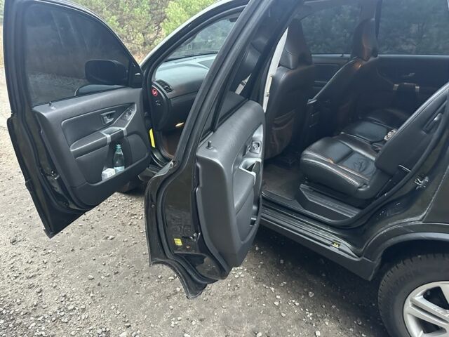 Зеленый Вольво ХС90, объемом двигателя 2.4 л и пробегом 321 тыс. км за 4200 $, фото 9 на Automoto.ua