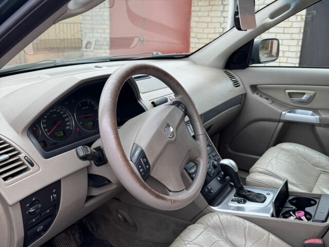 Зелений Вольво ХС90, об'ємом двигуна 2.4 л та пробігом 405 тис. км за 6299 $, фото 10 на Automoto.ua