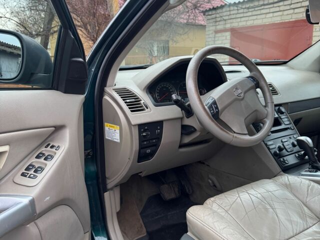 Зелений Вольво ХС90, об'ємом двигуна 2.4 л та пробігом 405 тис. км за 6299 $, фото 9 на Automoto.ua