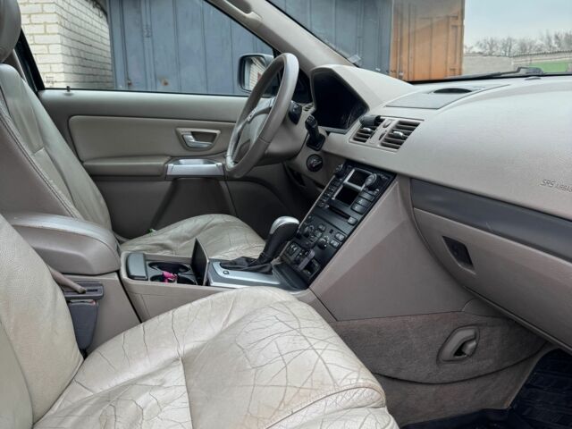 Зелений Вольво ХС90, об'ємом двигуна 2.4 л та пробігом 405 тис. км за 6299 $, фото 8 на Automoto.ua