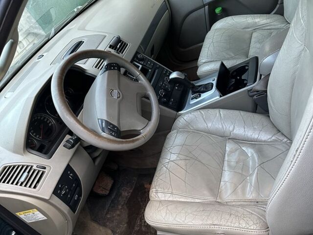 Зеленый Вольво ХС90, объемом двигателя 2.4 л и пробегом 400 тыс. км за 5600 $, фото 5 на Automoto.ua