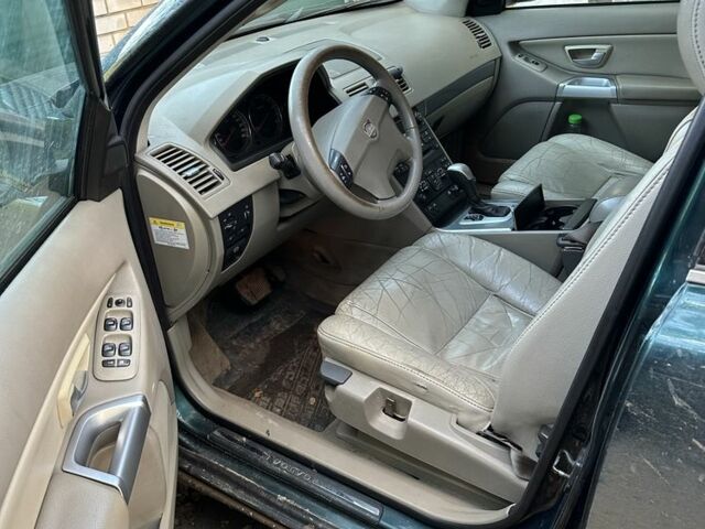 Зеленый Вольво ХС90, объемом двигателя 2.4 л и пробегом 400 тыс. км за 5600 $, фото 4 на Automoto.ua