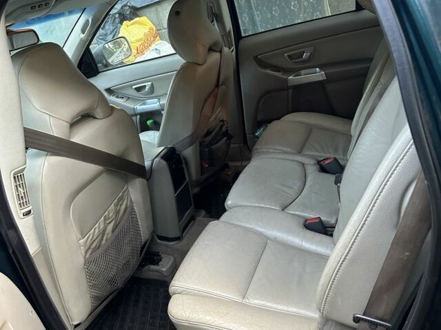 Зеленый Вольво ХС90, объемом двигателя 2.4 л и пробегом 400 тыс. км за 5600 $, фото 3 на Automoto.ua