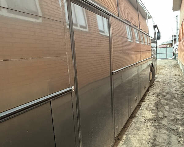 Вольво B10R, объемом двигателя 0 л и пробегом 300 тыс. км за 15000 $, фото 2 на Automoto.ua