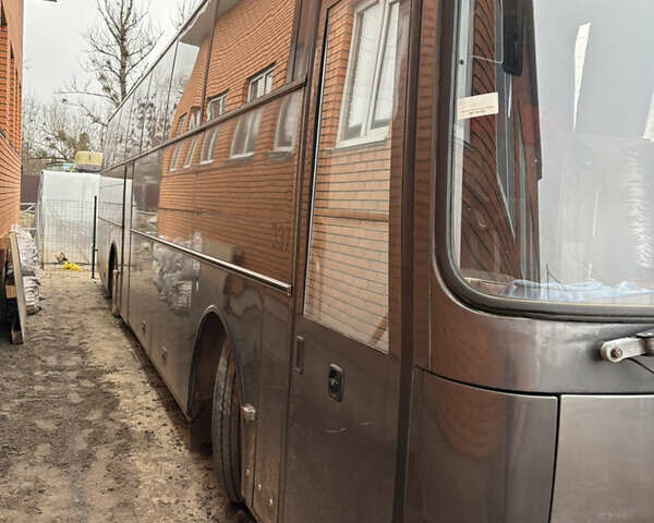 Вольво B10R, объемом двигателя 0 л и пробегом 300 тыс. км за 15000 $, фото 4 на Automoto.ua