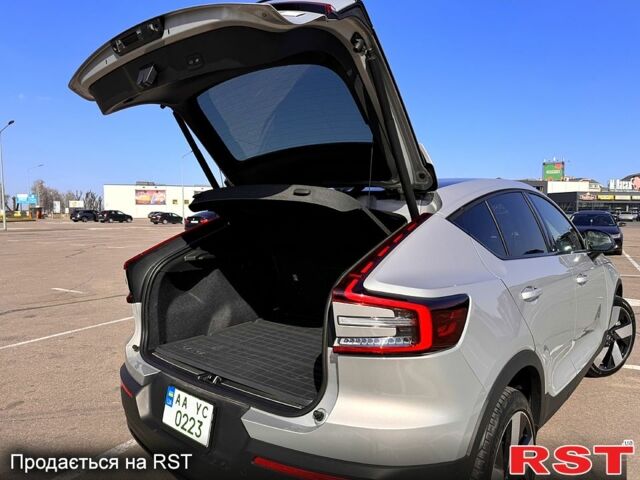 Сірий Вольво C40, об'ємом двигуна 0 л та пробігом 33 тис. км за 31500 $, фото 4 на Automoto.ua