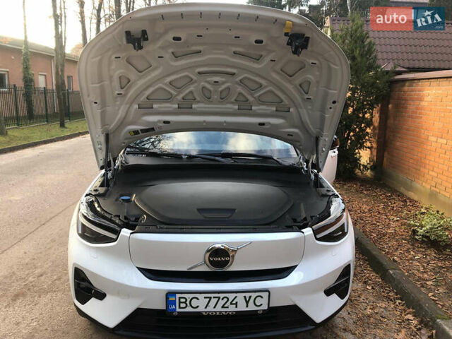 Белый Вольво C40 Recharge, объемом двигателя 0 л и пробегом 72 тыс. км за 29700 $, фото 32 на Automoto.ua