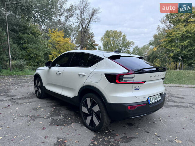 Белый Вольво C40 Recharge, объемом двигателя 0 л и пробегом 17 тыс. км за 31700 $, фото 4 на Automoto.ua