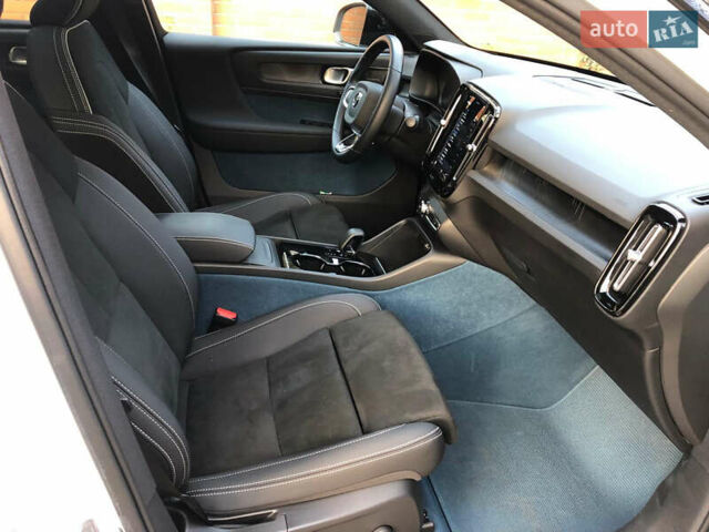 Белый Вольво C40 Recharge, объемом двигателя 0 л и пробегом 72 тыс. км за 29700 $, фото 16 на Automoto.ua