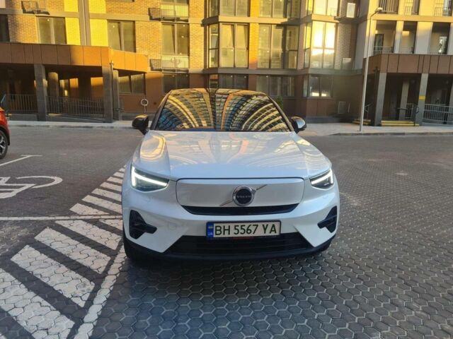 Белый Вольво C40 Recharge, объемом двигателя 0 л и пробегом 17 тыс. км за 36700 $, фото 4 на Automoto.ua