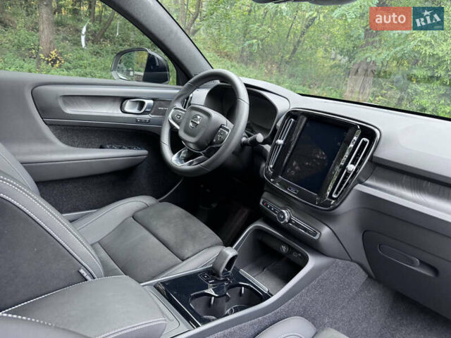 Белый Вольво C40 Recharge, объемом двигателя 0 л и пробегом 17 тыс. км за 31700 $, фото 14 на Automoto.ua